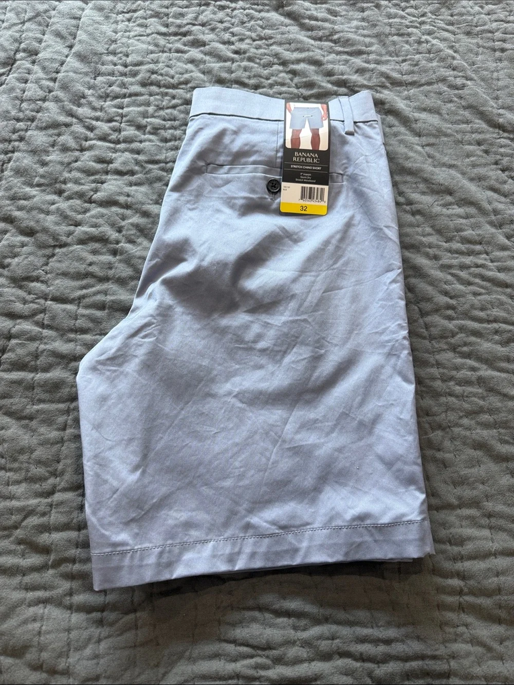 Banana Republic Men’s Light Blue Flat-Front Chino Shorts